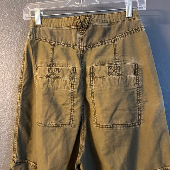 FREE PEOPLE • Fly away parachute pants - olive green - size 0 - Picture 8 of 10